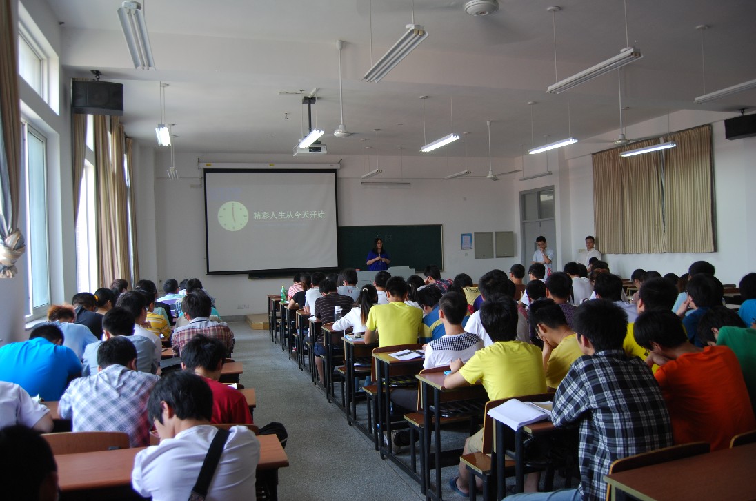 我校与印度NIIT公司签署培养本科软件人才合作办学协议 我校与印度NIIT公司签署培养本科软件人才合作办学协议