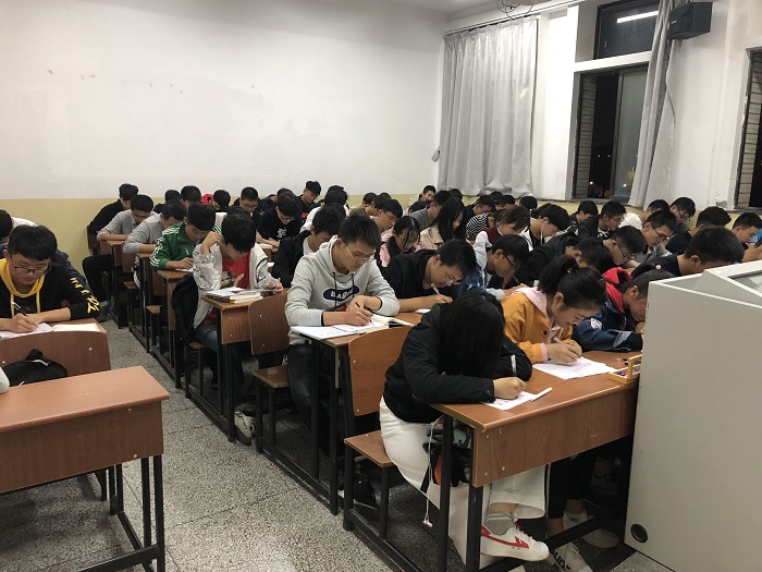 信息学院开展素养公开课之“寄一封家书,体味父母情”活动 信息学院开展素养公开课之“寄一封家书,体味父母情”活动